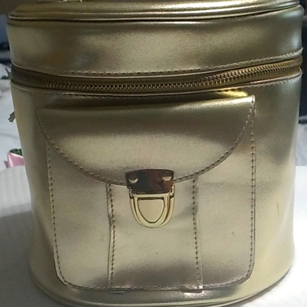 Cosmetic bag